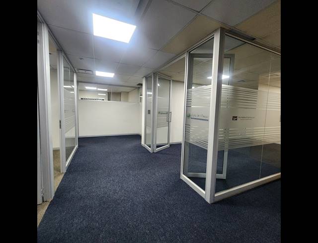 239M² OFFICE TO LET IN WESTVILLE